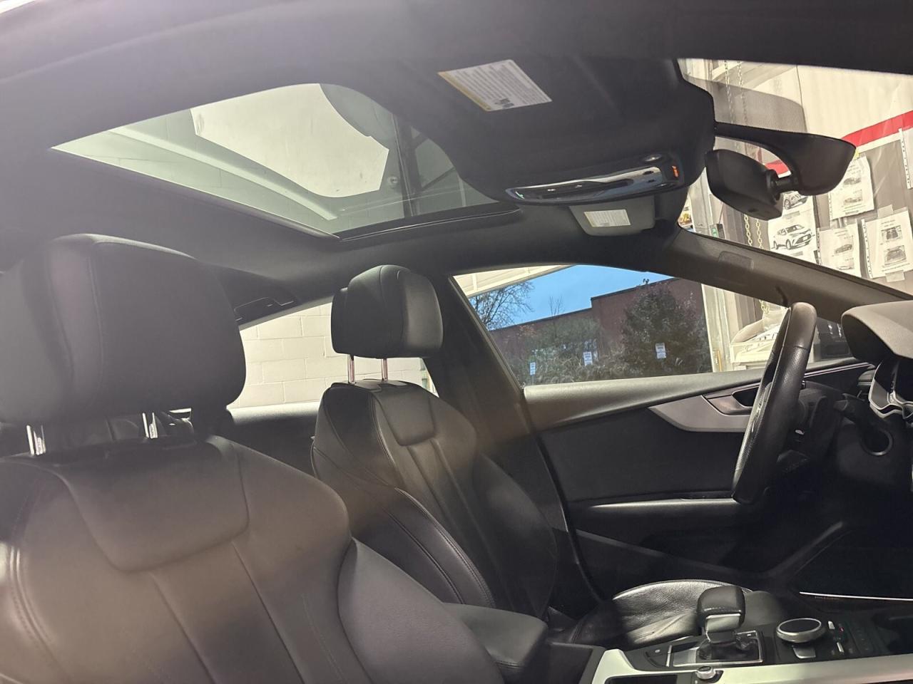 2018 Audi A5 Technik / S Line / NAVI / Sunroof / Leather / Andr Photo