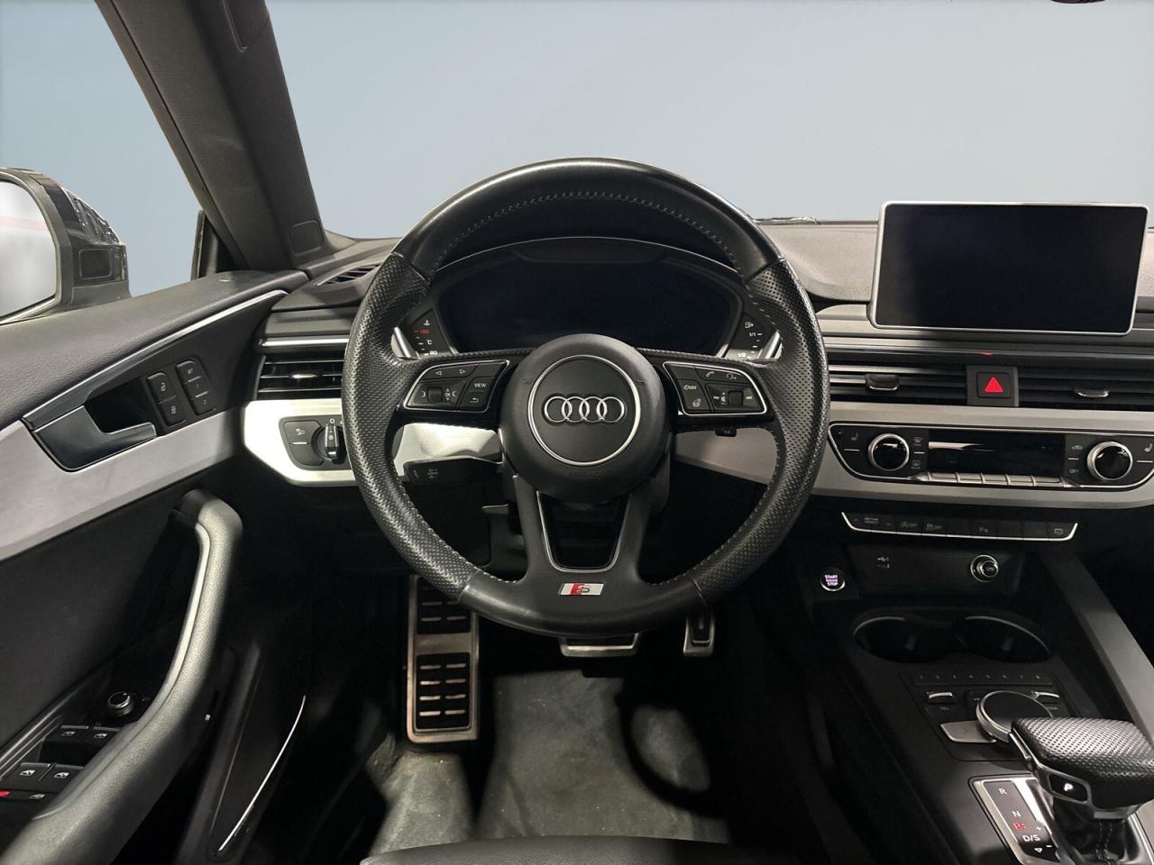 2018 Audi A5 Technik / S Line / NAVI / Sunroof / Leather / Andr Photo