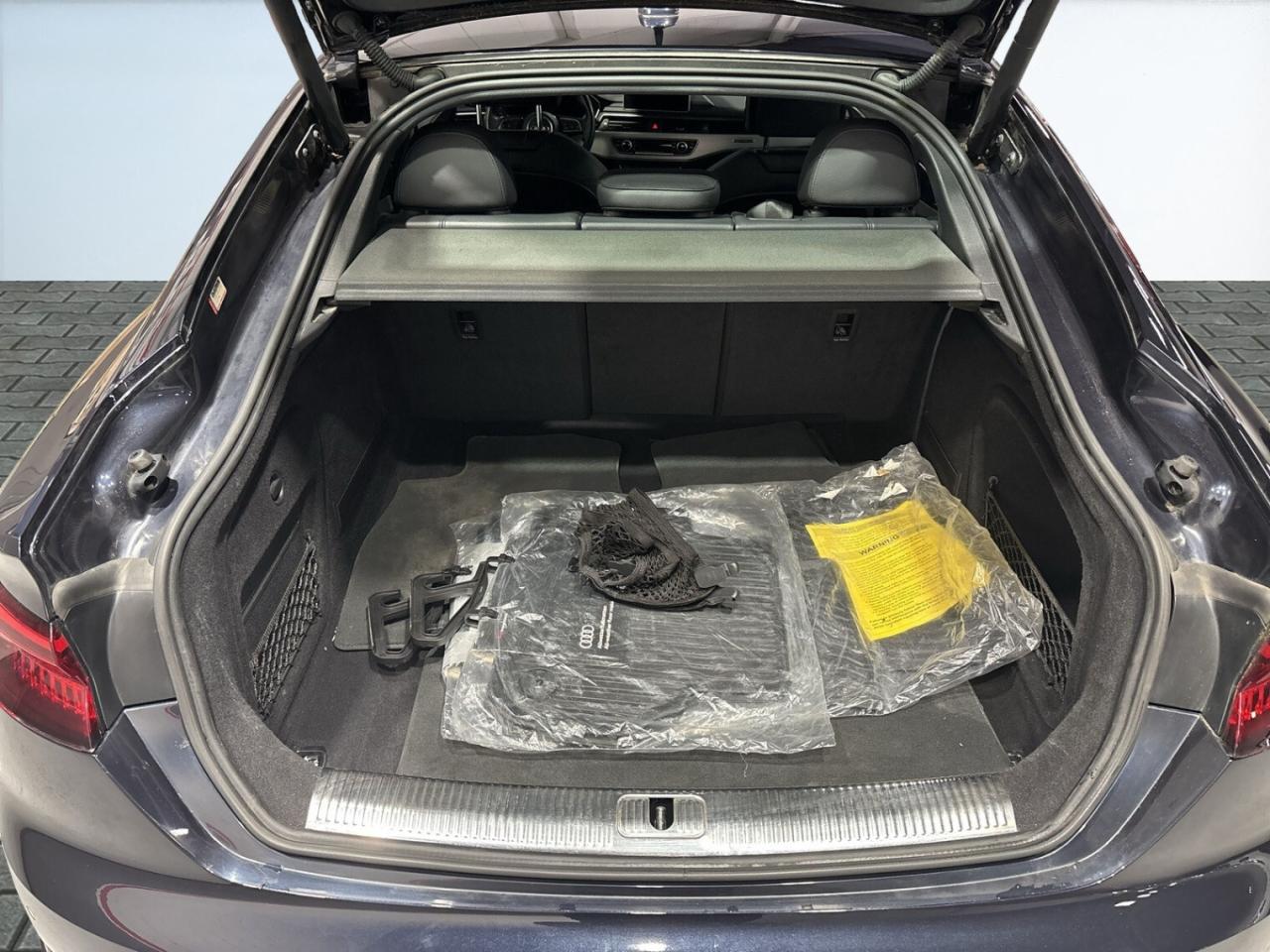 2018 Audi A5 Technik / S Line / NAVI / Sunroof / Leather / Andr Photo