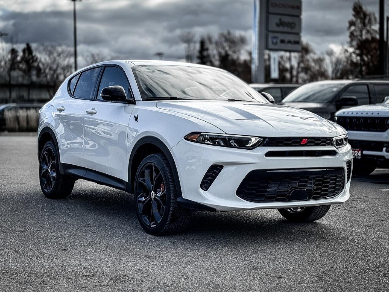 2024 Dodge Hornet GT   AWD   BLACKTOP & TRACK PACK   BLINDSPOT   HEA Photo2