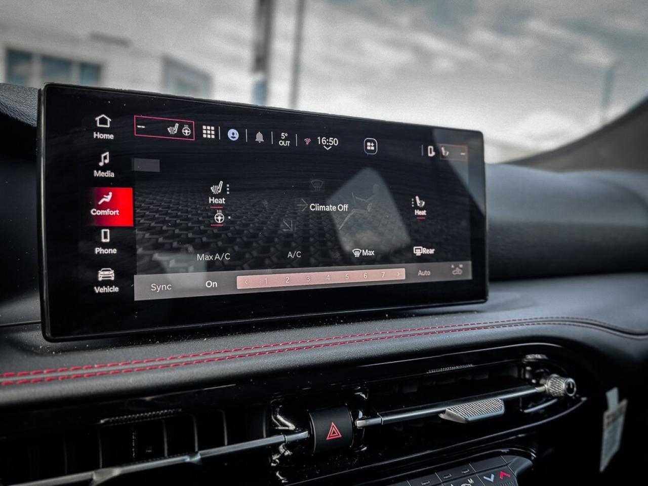 2024 Dodge Hornet GT   AWD   BLACKTOP & TRACK PACK   BLINDSPOT   HEA Photo