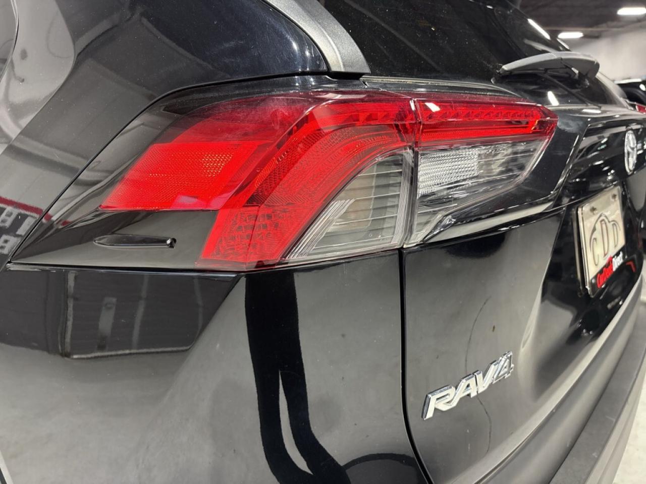 2022 Toyota RAV4 LE / Heated Seats / Lane Assist / Bluetooth / Back Photo