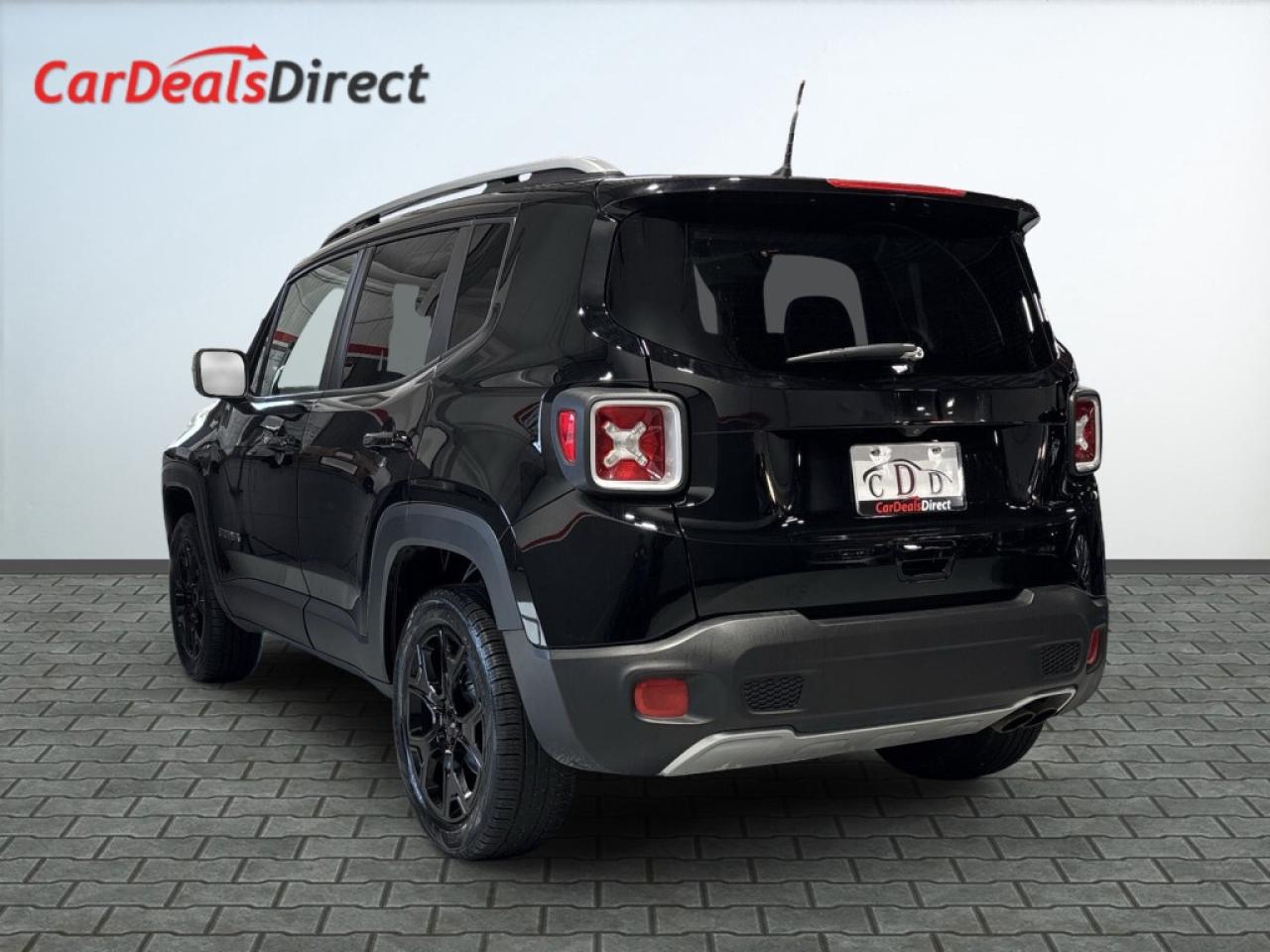 2018 Jeep Renegade Limited / AWD / Leather / Pan Sunroof / NAVI / Hea Photo4