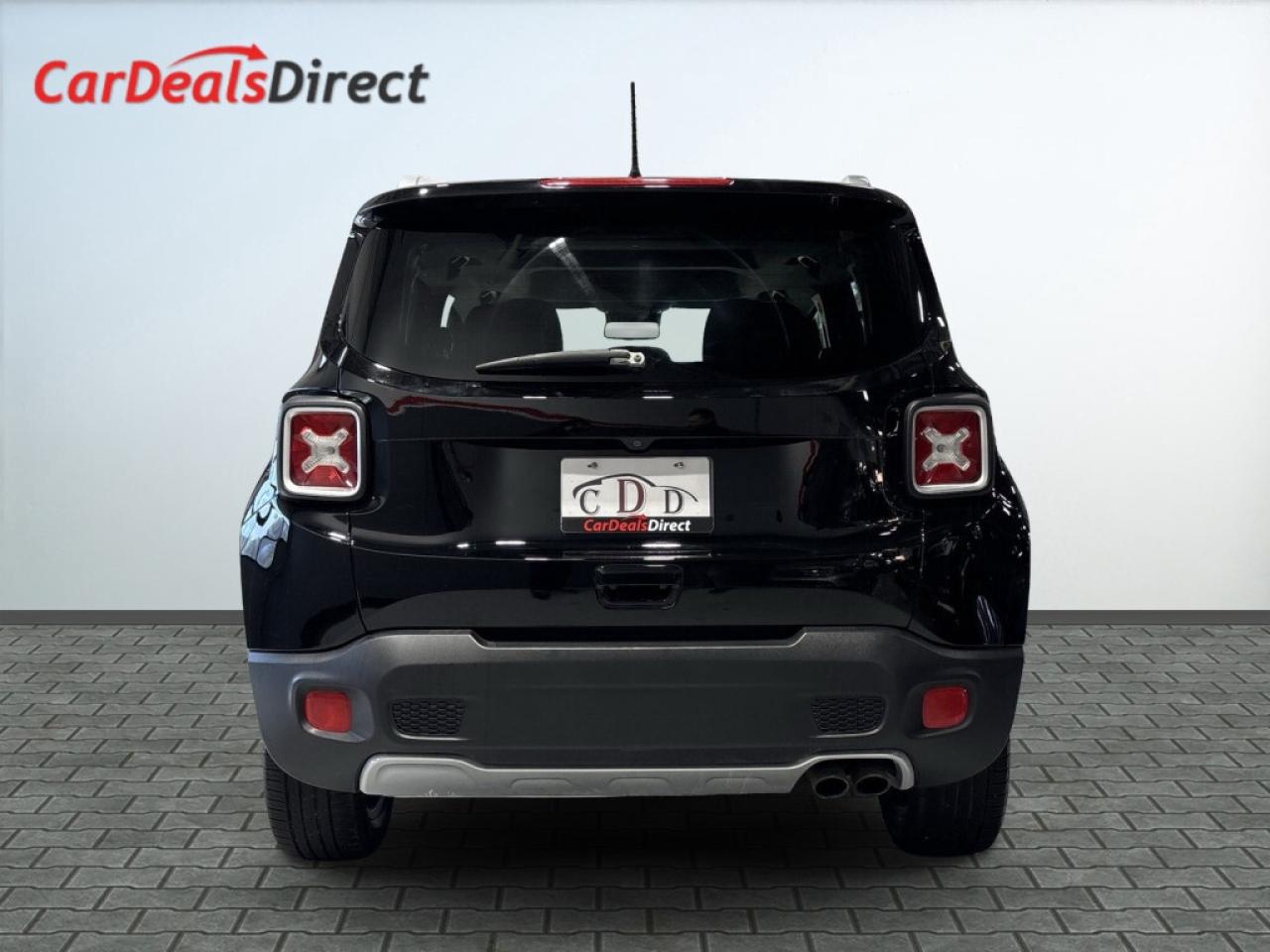 2018 Jeep Renegade Limited / AWD / Leather / Pan Sunroof / NAVI / Hea Photo