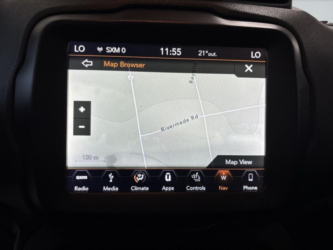 2018 Jeep Renegade Limited / AWD / Leather / Pan Sunroof / NAVI / Hea Photo