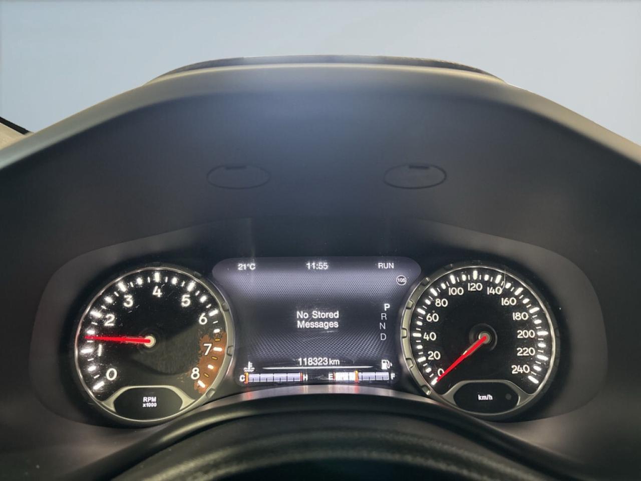 2018 Jeep Renegade Limited / AWD / Leather / Pan Sunroof / NAVI / Hea Photo