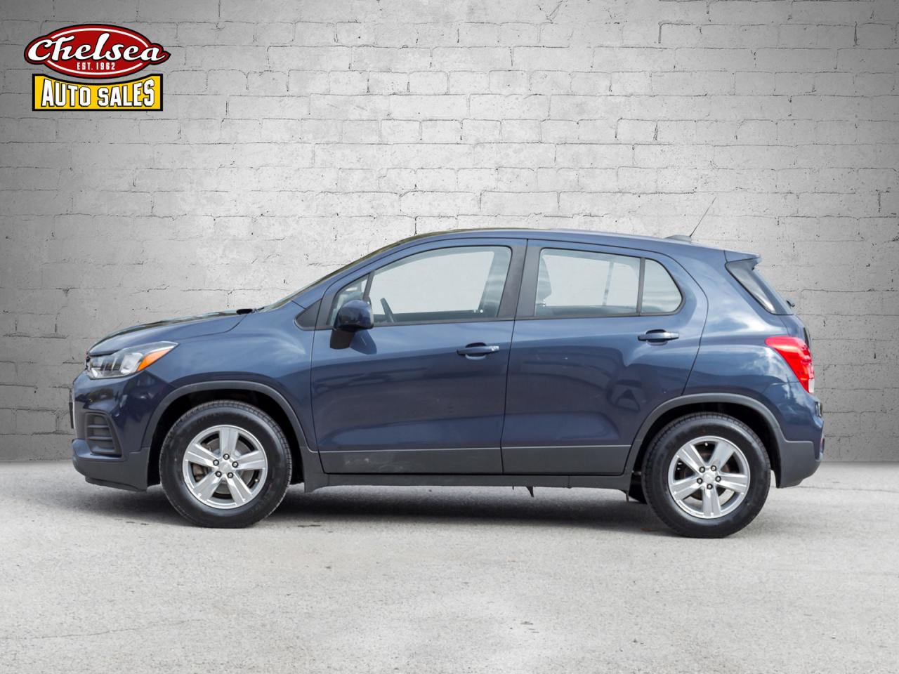 2019 Chevrolet Trax LS FWD Photo2