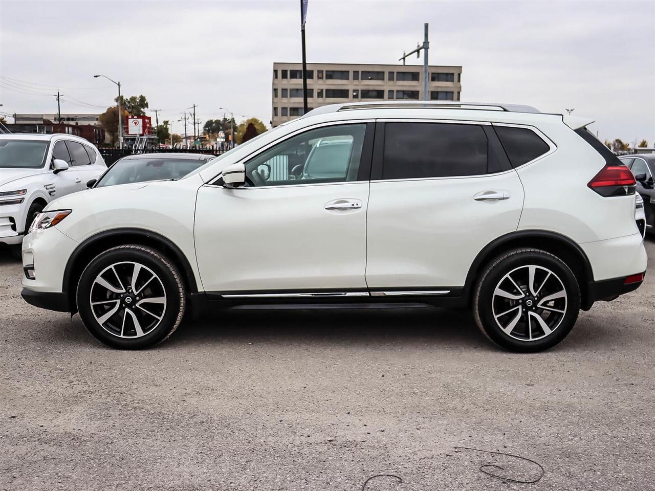 2017 Nissan Rogue SL Platinum Photo