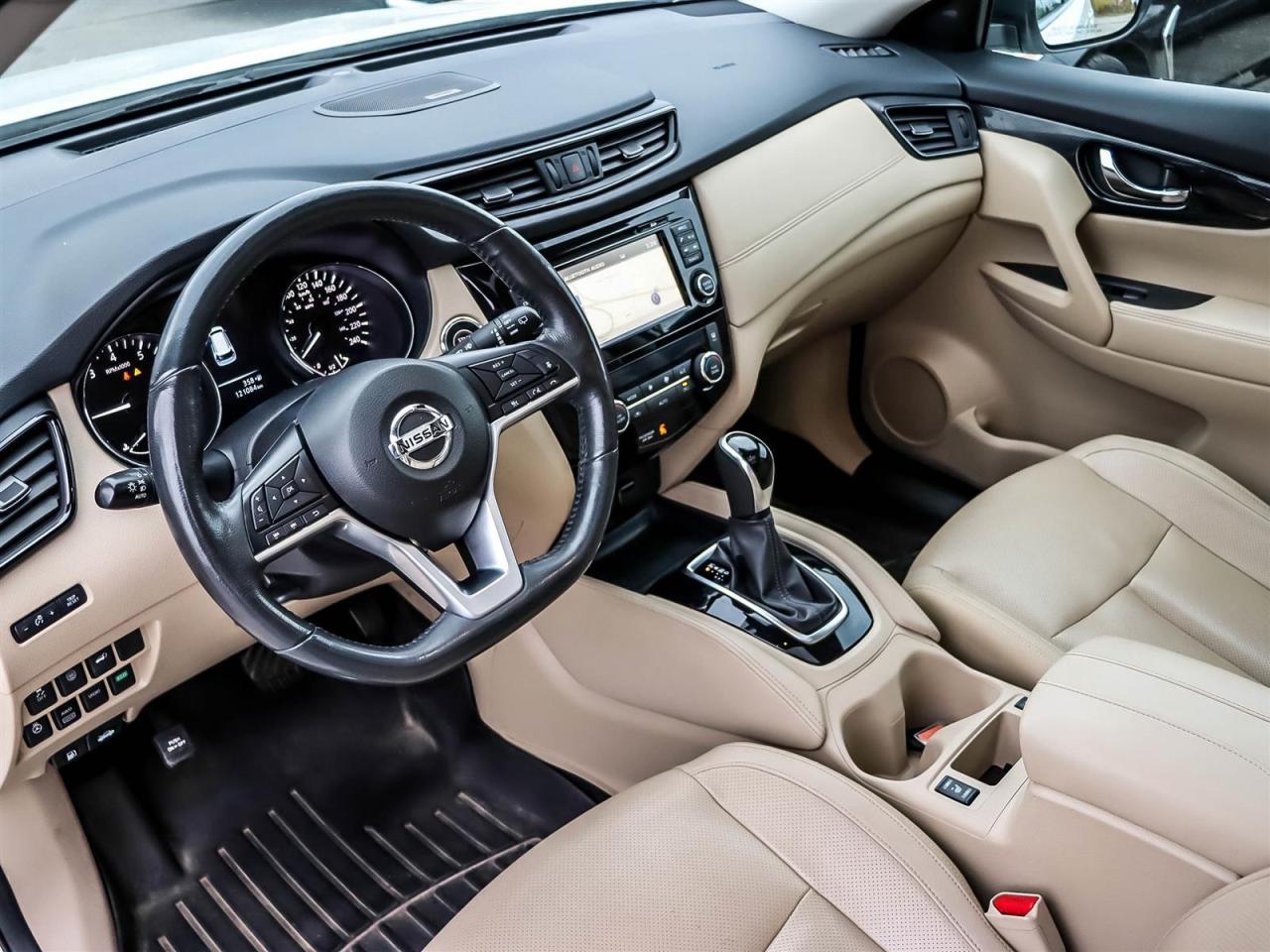 2017 Nissan Rogue SL Platinum Photo