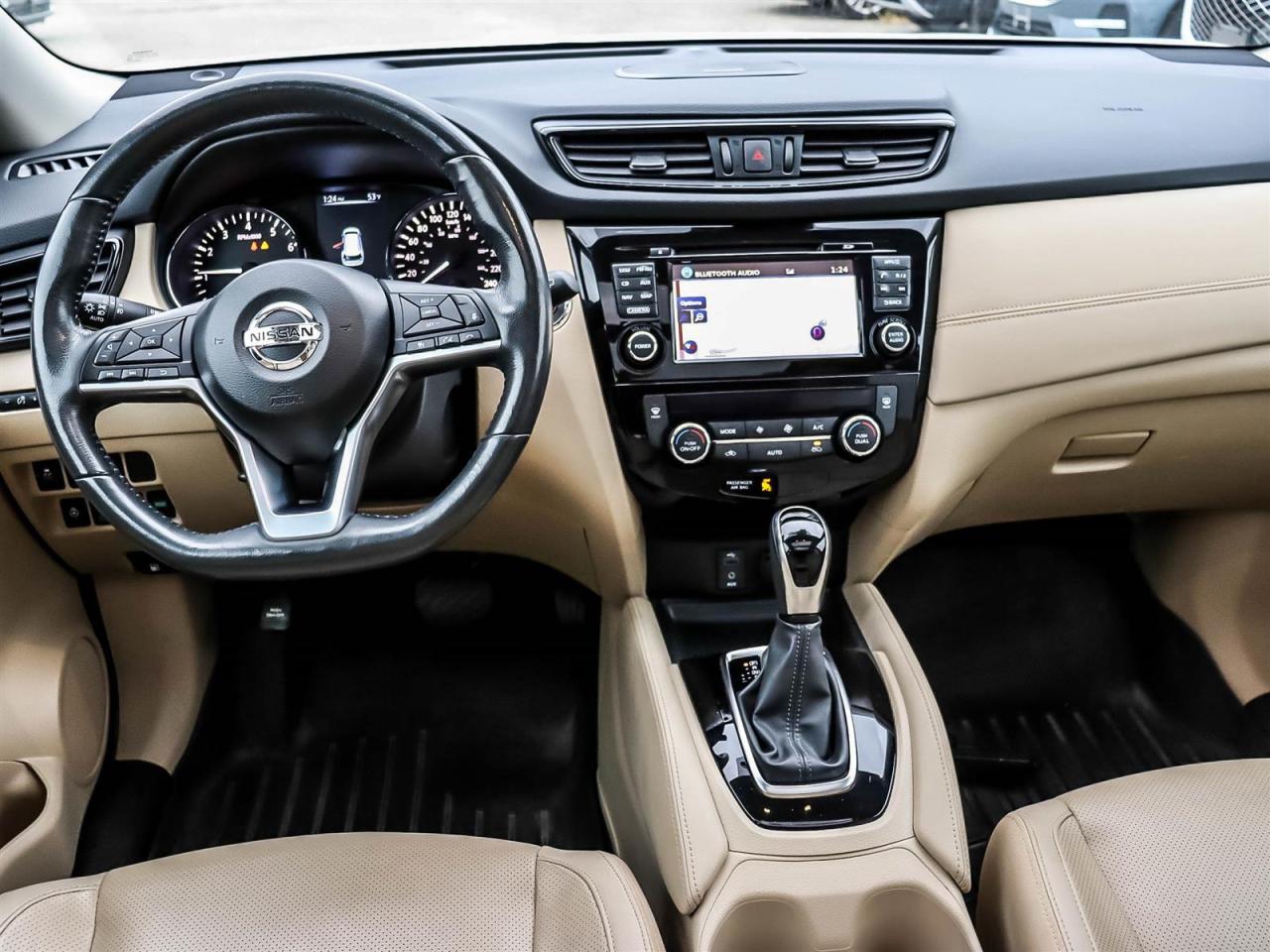 2017 Nissan Rogue SL Platinum Photo