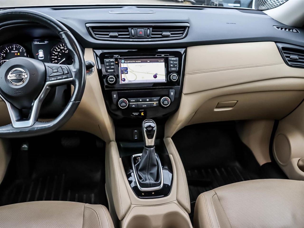 2017 Nissan Rogue SL Platinum Photo