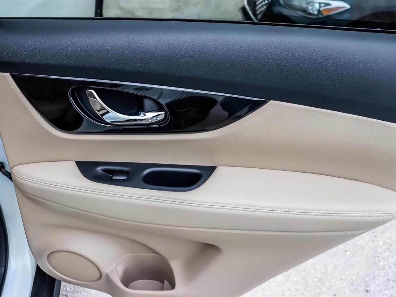 2017 Nissan Rogue SL Platinum Photo