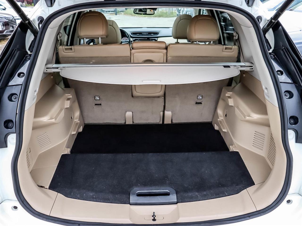 2017 Nissan Rogue SL Platinum Photo