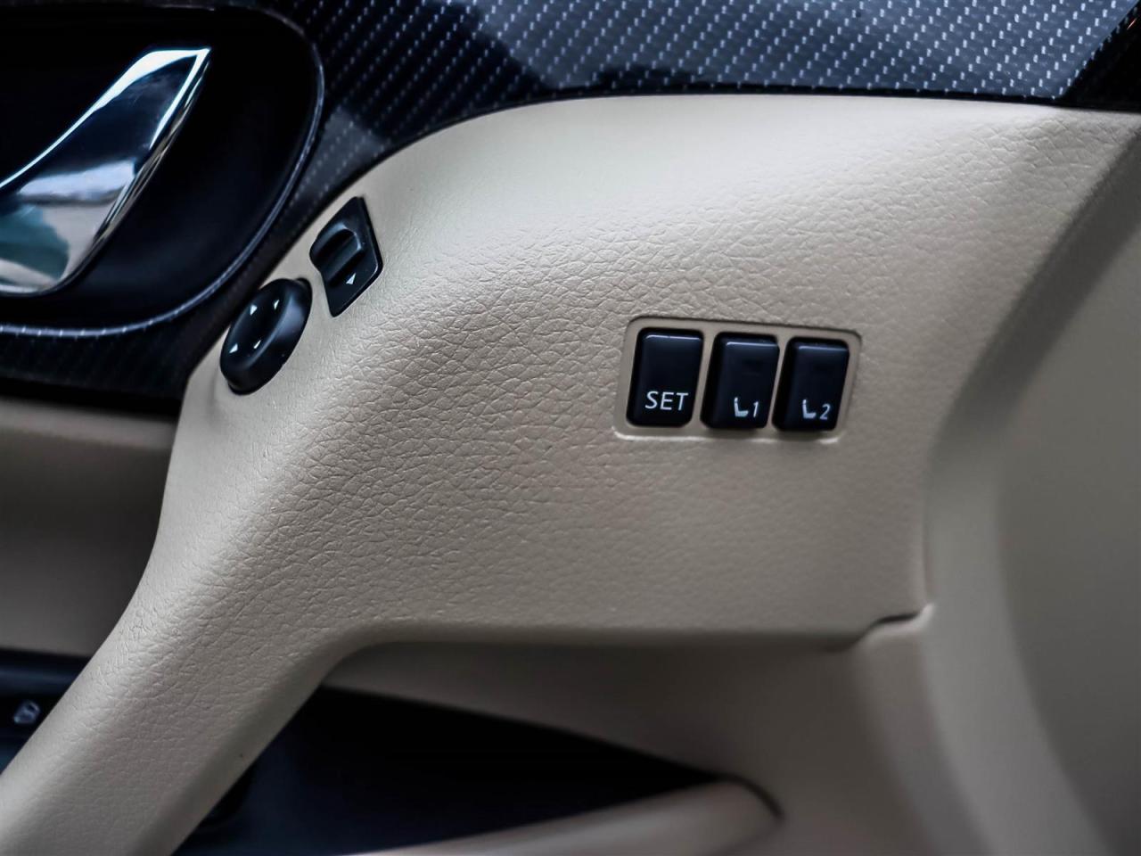 2017 Nissan Rogue SL Platinum Photo