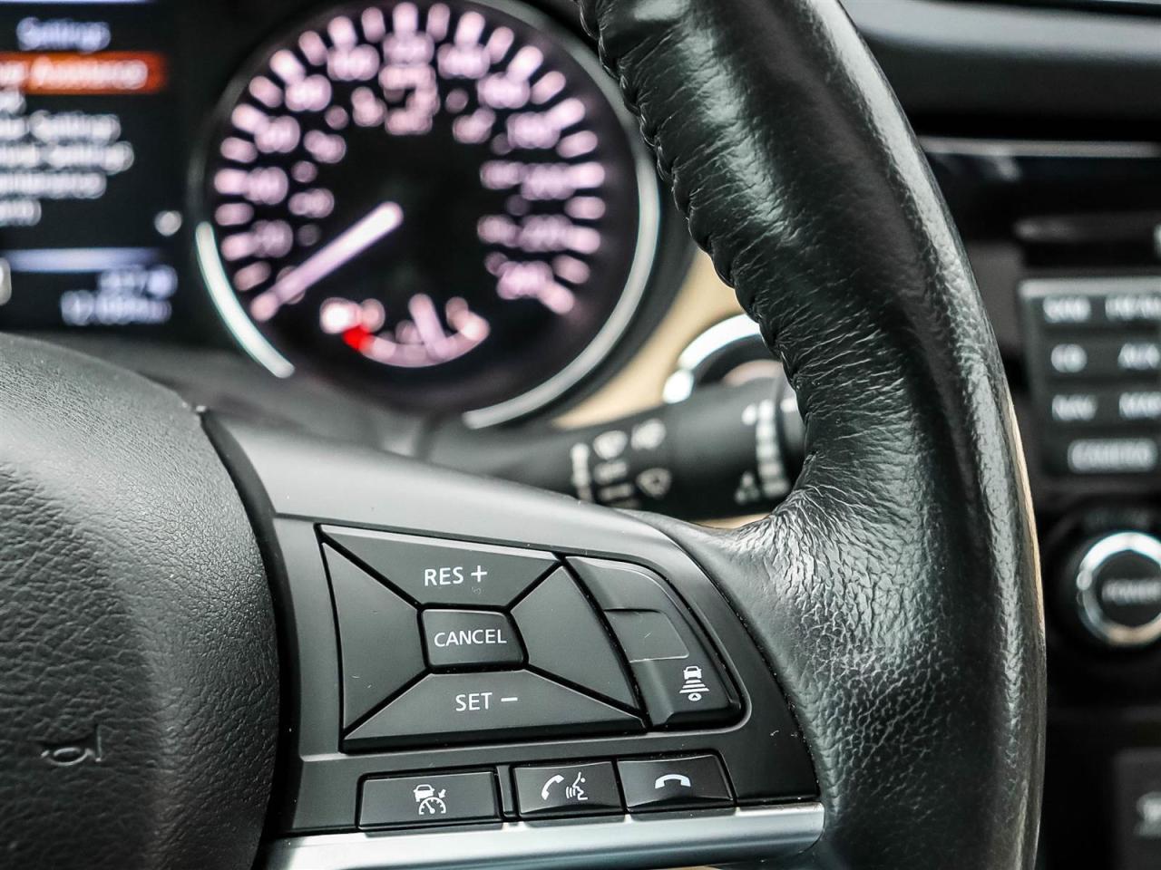 2017 Nissan Rogue SL Platinum Photo