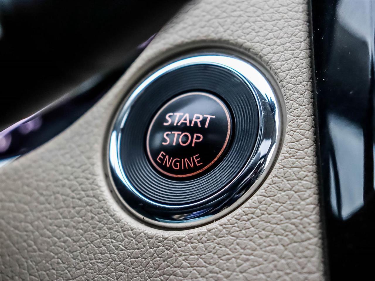 2017 Nissan Rogue SL Platinum Photo