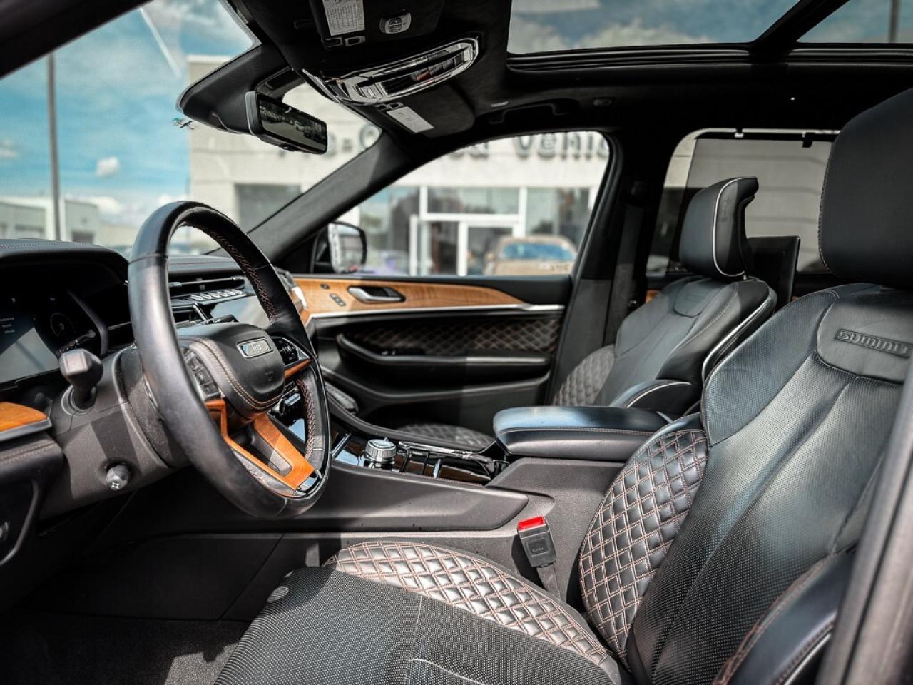 2023 Jeep Grand Cherokee Summit   RESERVE   DUAL VIDEO SCREENS   MASSAGE SE Photo