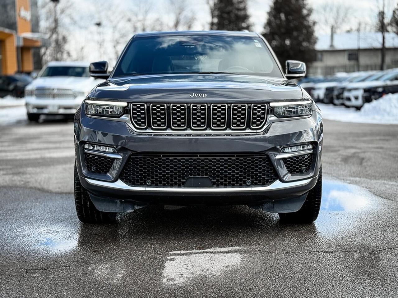 2023 Jeep Grand Cherokee Summit   RESERVE   DUAL VIDEO SCREENS   MASSAGE SE Photo
