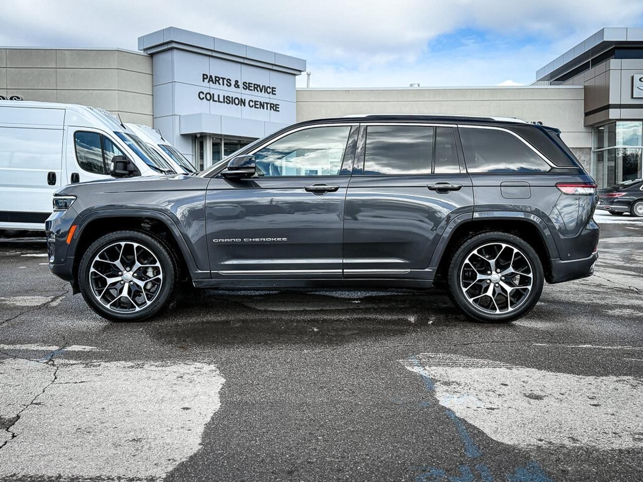 2023 Jeep Grand Cherokee Summit   RESERVE   DUAL VIDEO SCREENS   MASSAGE SE Photo