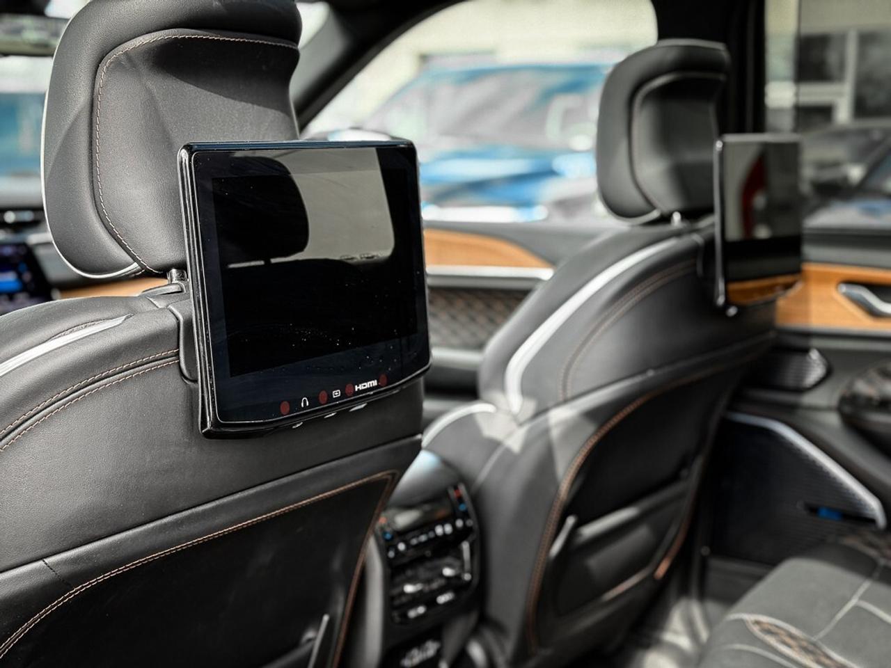 2023 Jeep Grand Cherokee Summit   RESERVE   DUAL VIDEO SCREENS   MASSAGE SE Photo