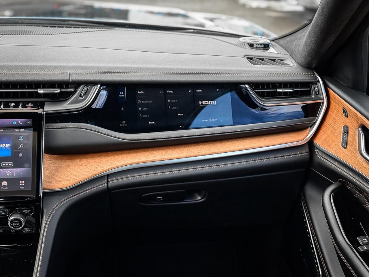 2023 Jeep Grand Cherokee Summit   RESERVE   DUAL VIDEO SCREENS   MASSAGE SE Photo