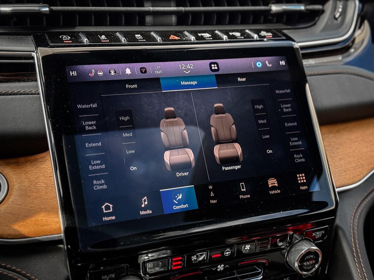 2023 Jeep Grand Cherokee Summit   RESERVE   DUAL VIDEO SCREENS   MASSAGE SE Photo