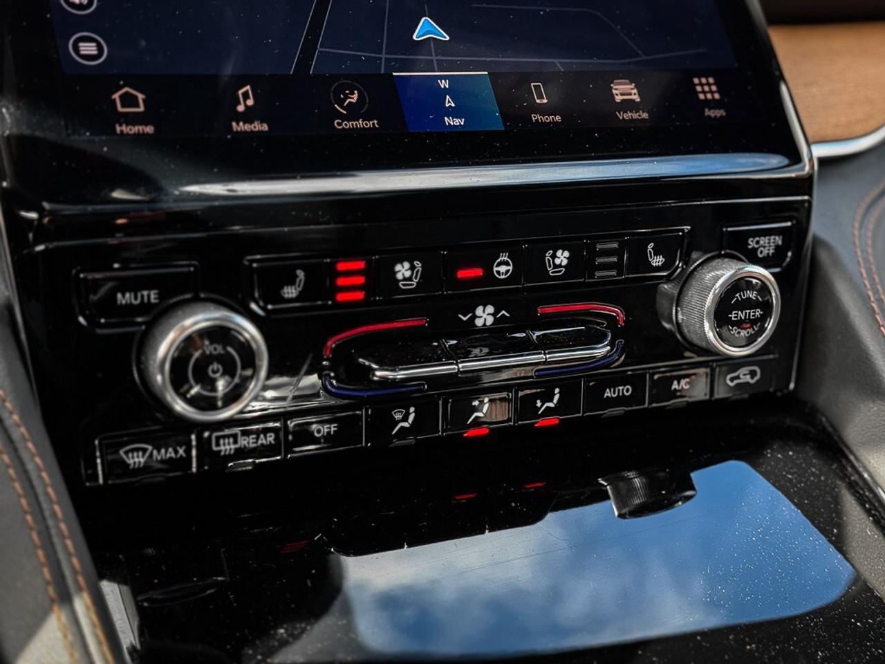 2023 Jeep Grand Cherokee Summit   RESERVE   DUAL VIDEO SCREENS   MASSAGE SE Photo