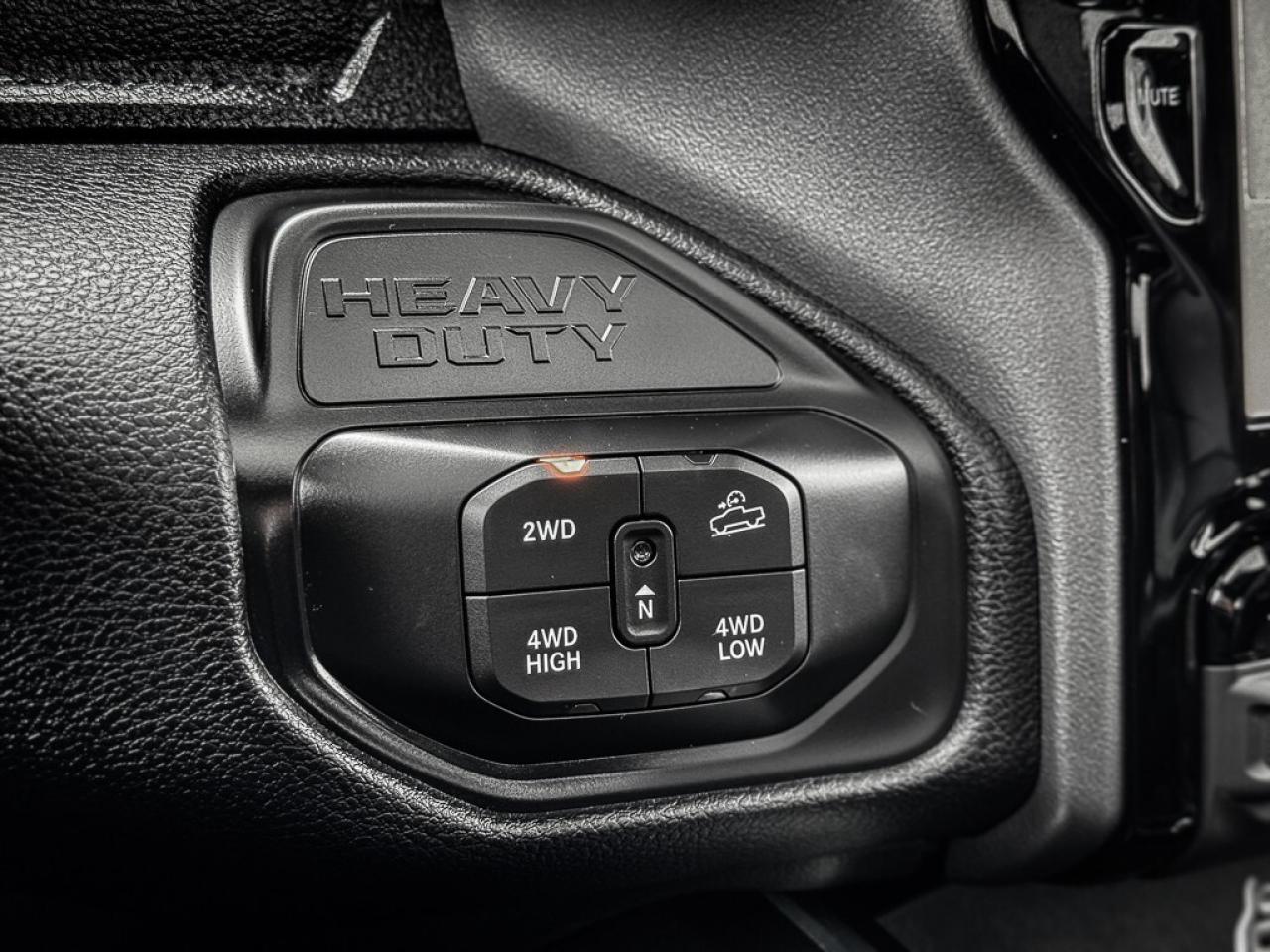 2025 RAM 2500 Laramie   CREW   5TH WHEEL PREP   LEVEL 1   SUNROO Photo