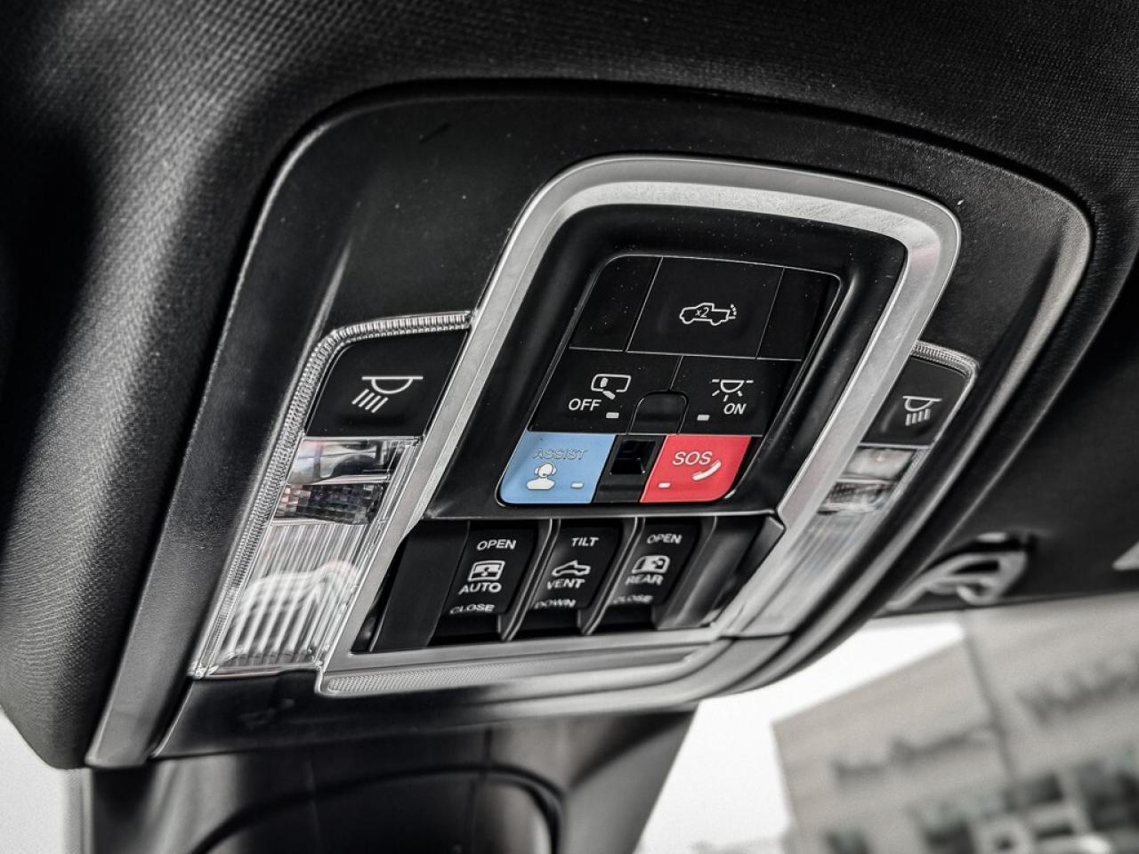 2025 RAM 2500 Laramie   CREW   5TH WHEEL PREP   LEVEL 1   SUNROO Photo