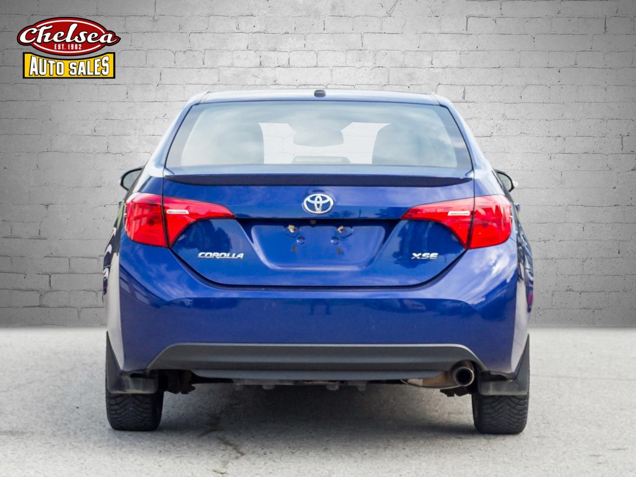 2018 Toyota Corolla XLE CVT Photo4