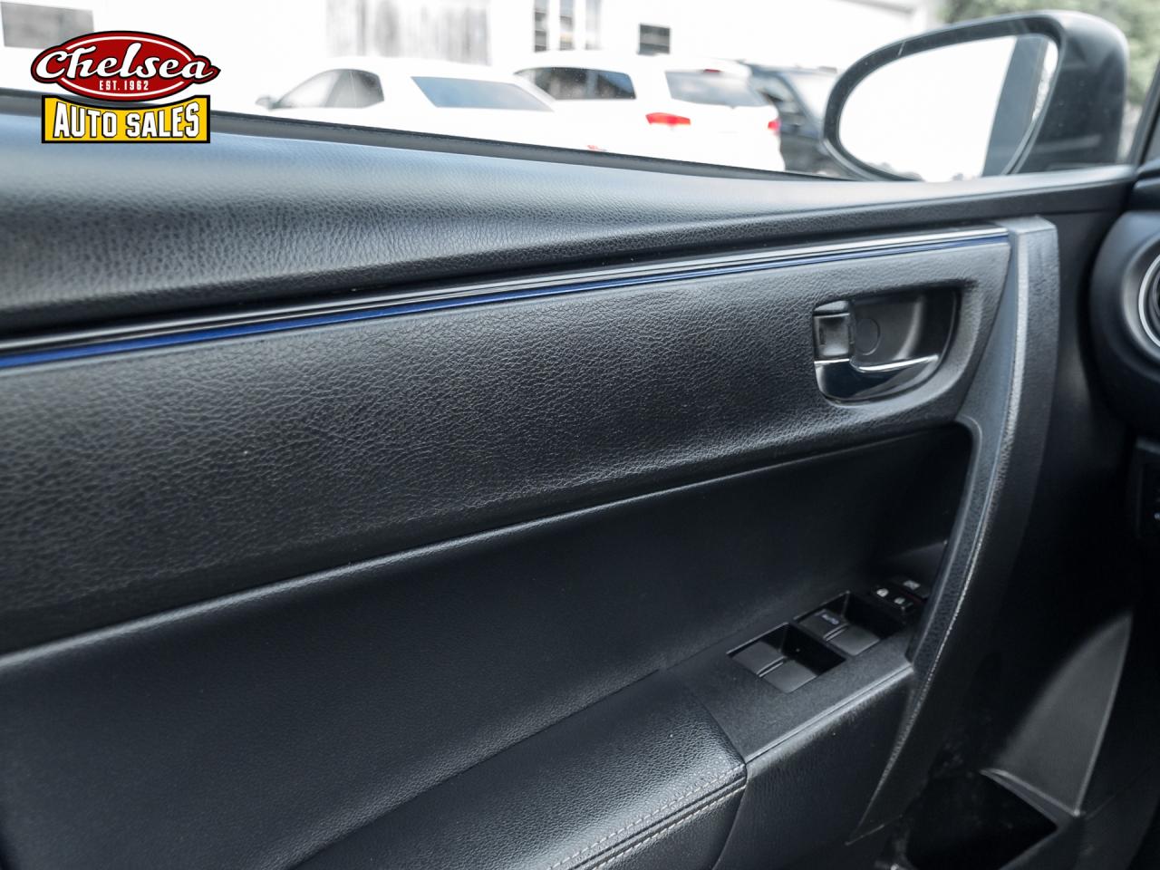 2018 Toyota Corolla XLE CVT Photo