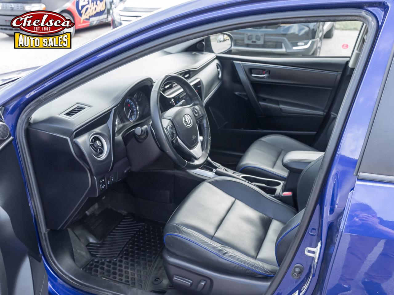 2018 Toyota Corolla XLE CVT Photo