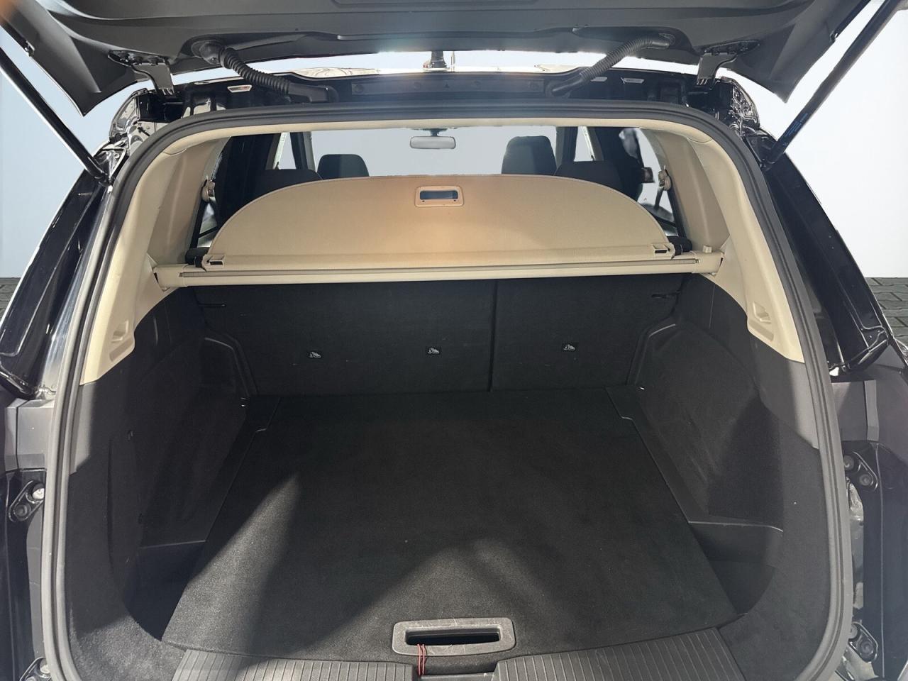 2023 Nissan Rogue AWD SV / Pano sunroof / Heated Seats / Drive assis Photo