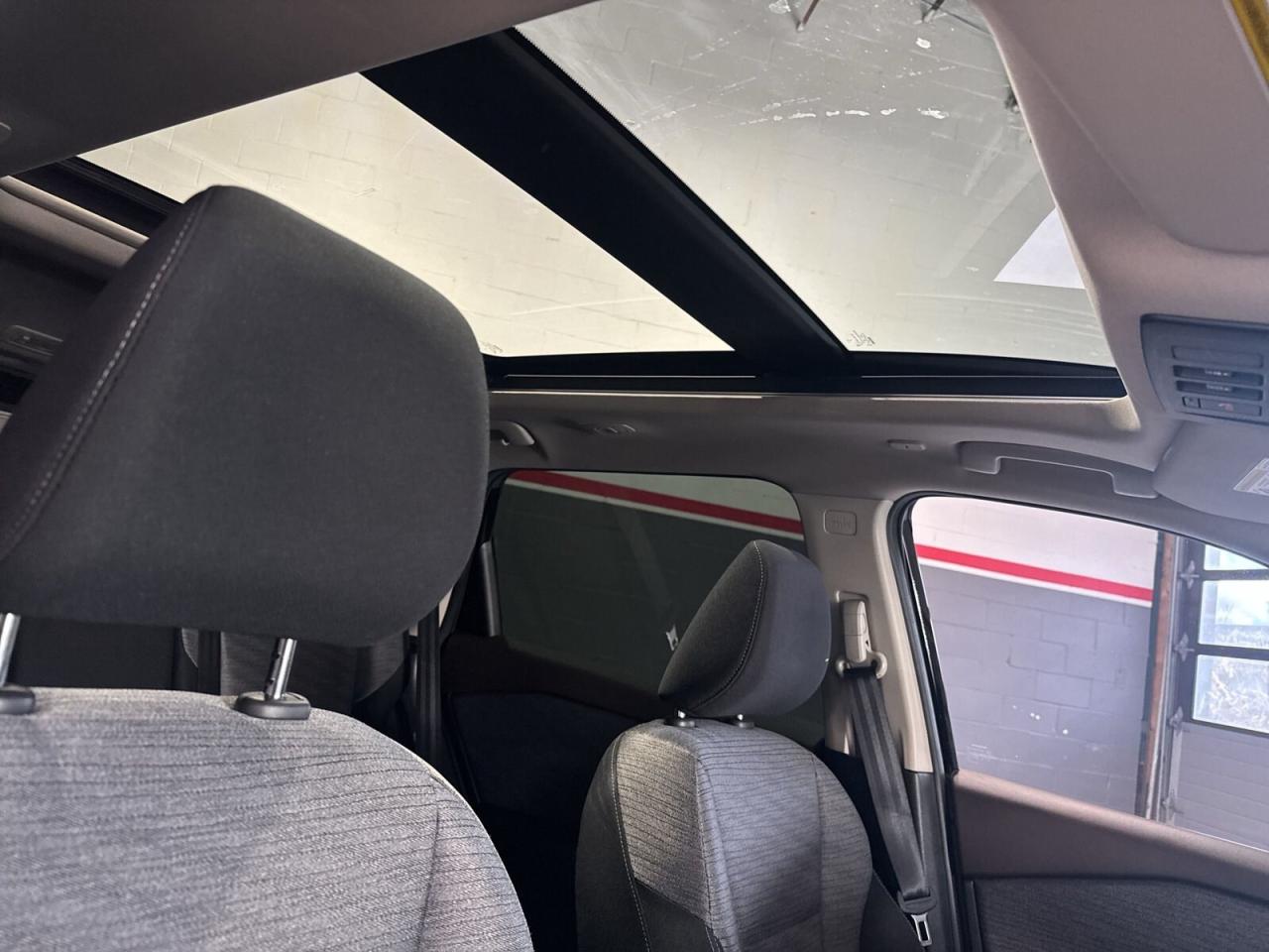 2023 Nissan Rogue AWD SV / Pano sunroof / Heated Seats / Drive assis Photo