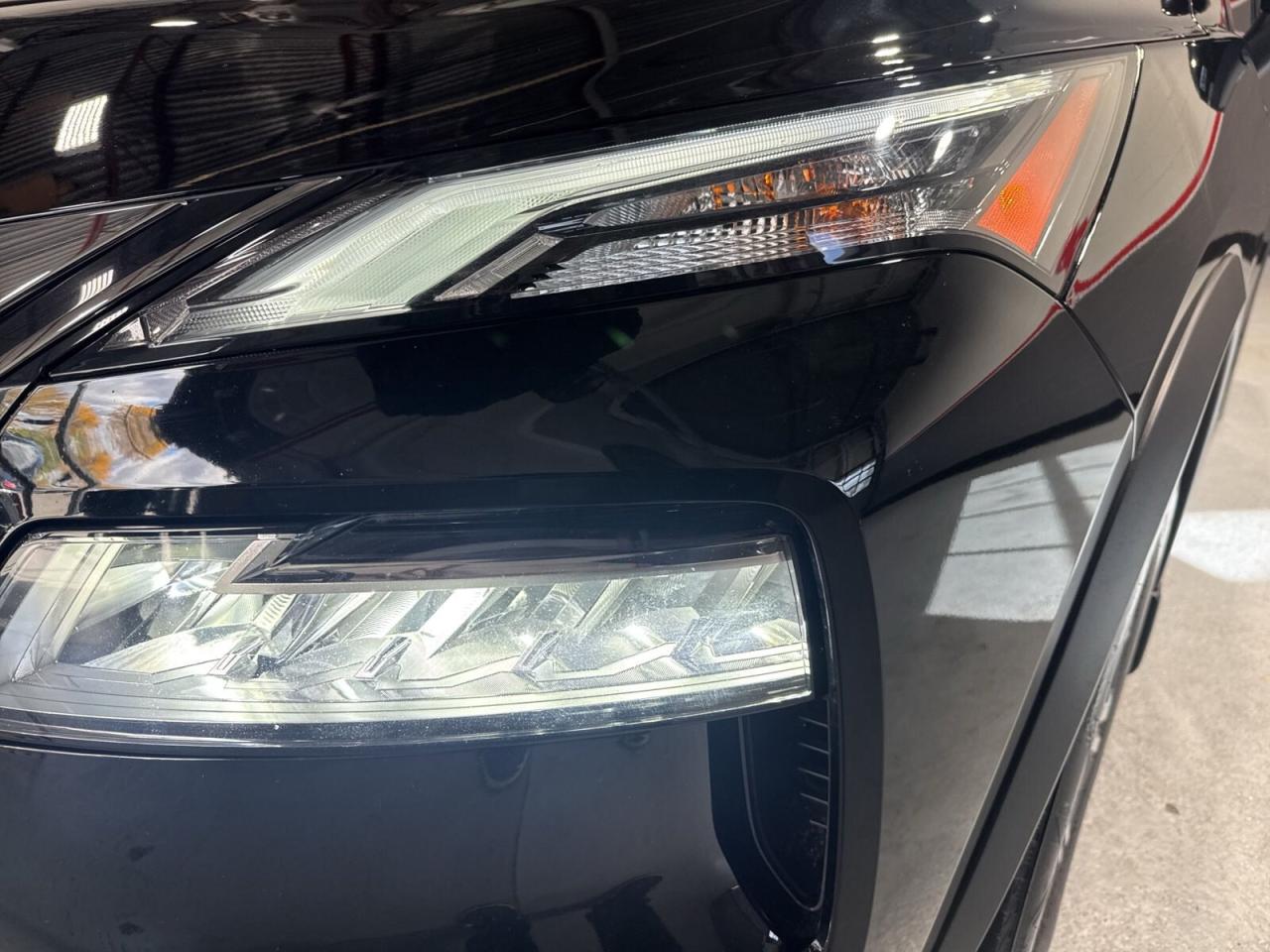 2023 Nissan Rogue AWD SV / Pano sunroof / Heated Seats / Drive assis Photo