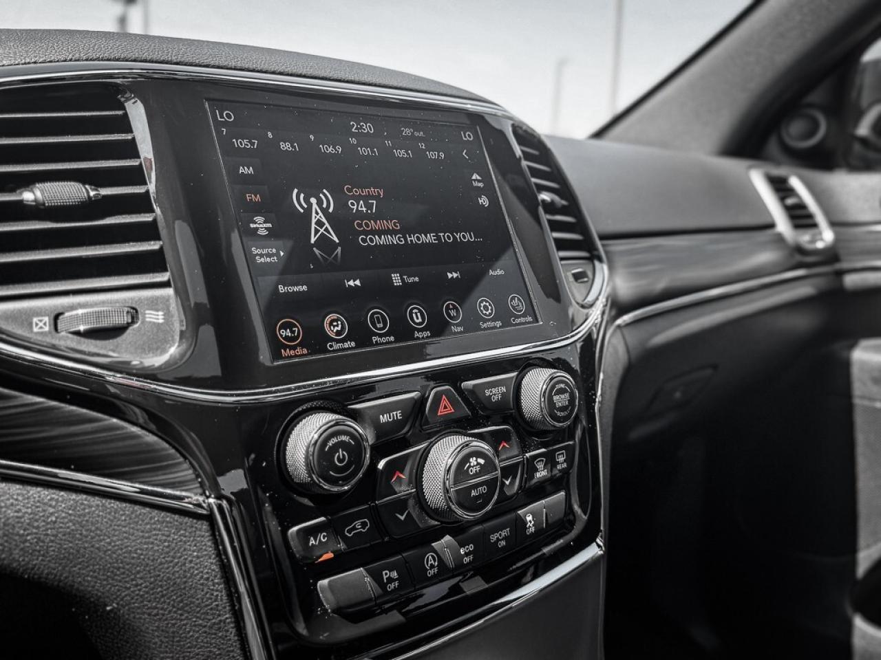 2022 Jeep Grand Cherokee WK Limited   CARPLAY   PANO SUNROOF   HEATED/VENTED L Photo