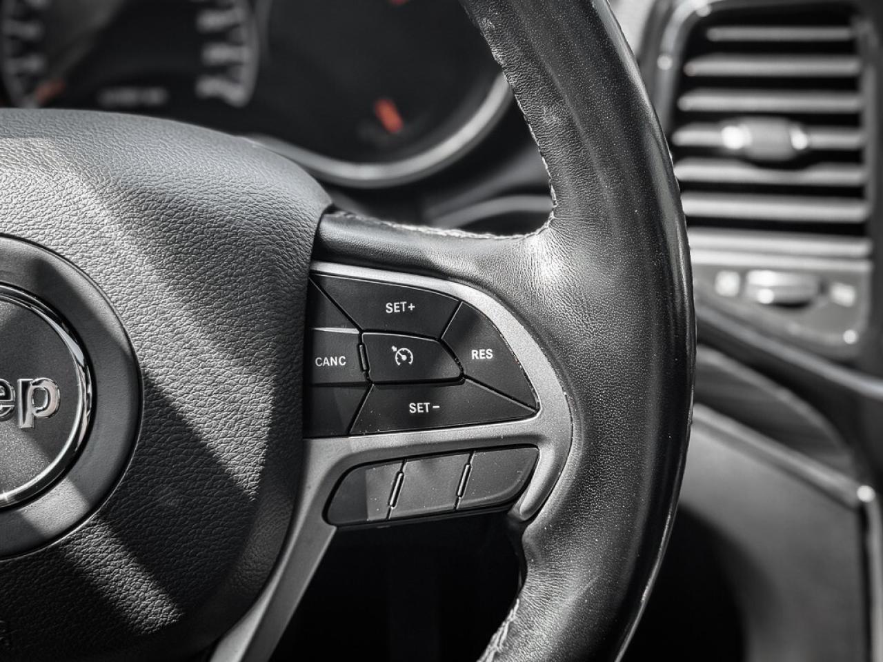 2022 Jeep Grand Cherokee WK Limited   CARPLAY   PANO SUNROOF   HEATED/VENTED L Photo