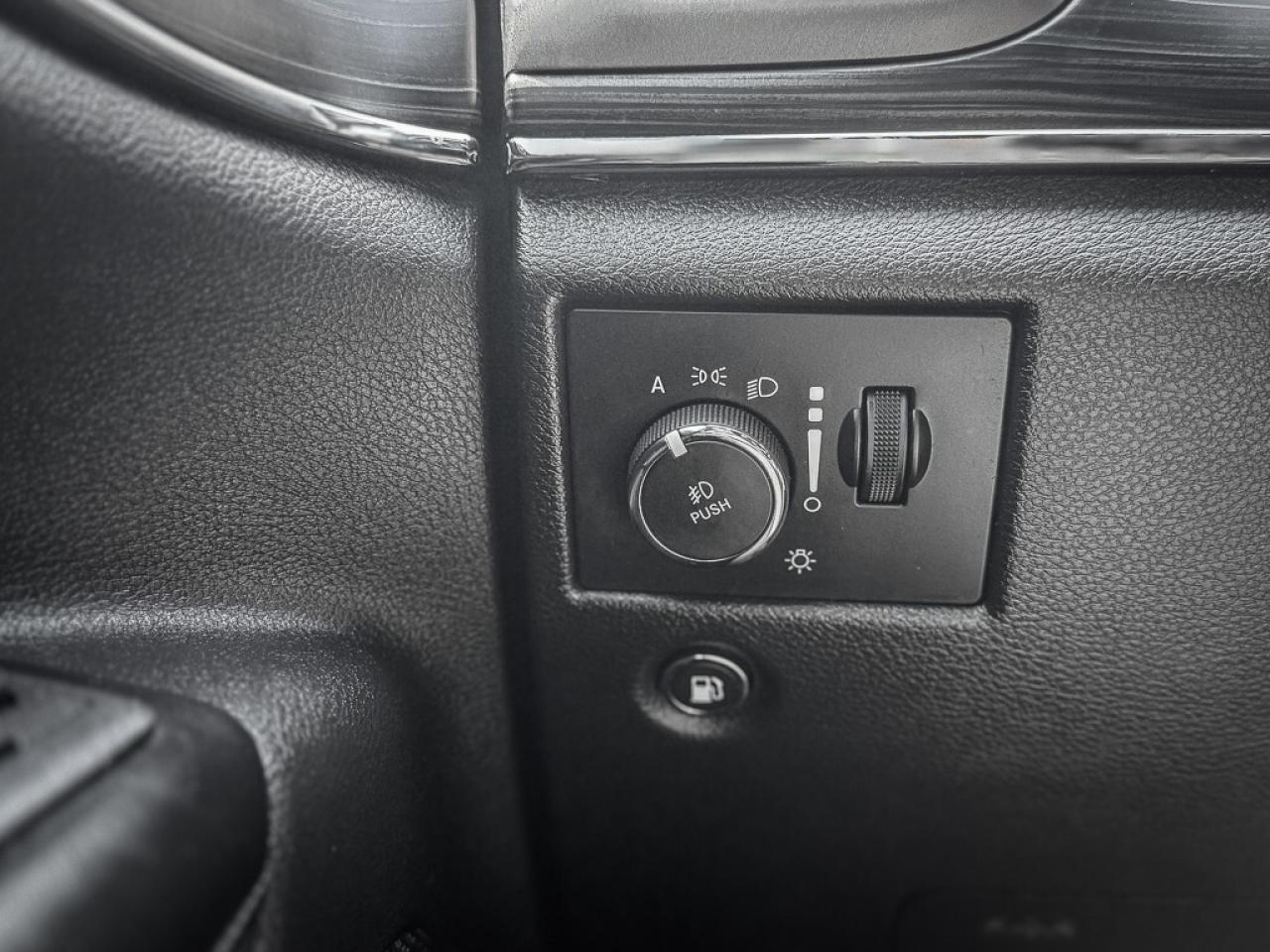 2022 Jeep Grand Cherokee WK Limited   CARPLAY   PANO SUNROOF   HEATED/VENTED L Photo