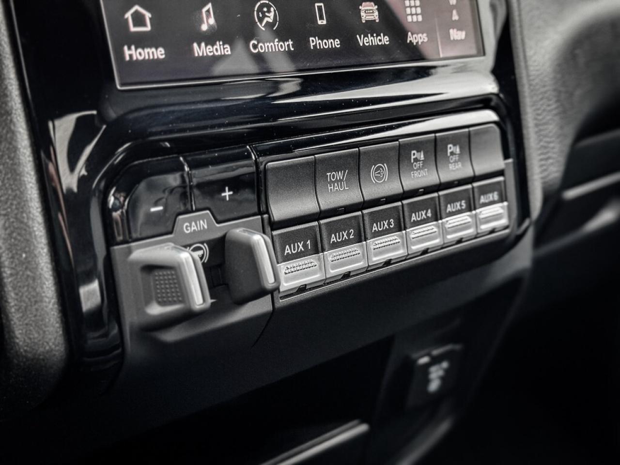 2025 RAM 2500 Tradesman   CREW   CUMMINS   5TH WHEEL PREP   LEVE Photo