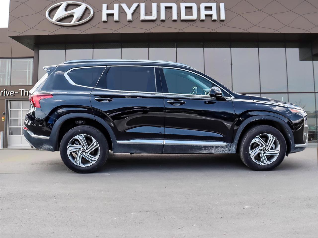 2023 Hyundai Santa Fe Preferred Photo2