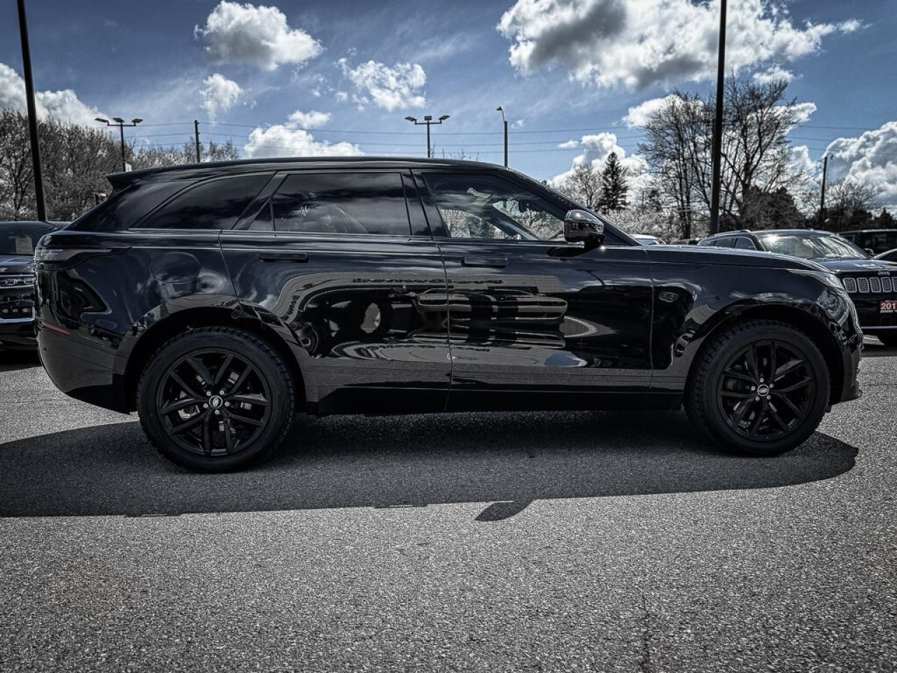 2024 Land Rover Range Rover Velar P250 Dynamic SE   PANO ROOF   HEATED/VENTED LEATHE Photo