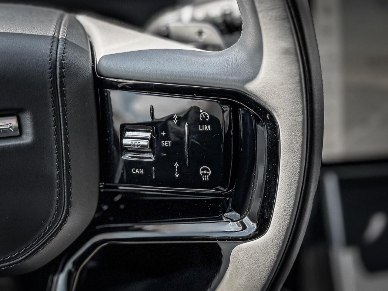 2024 Land Rover Range Rover Velar P250 Dynamic SE   PANO ROOF   HEATED/VENTED LEATHE Photo