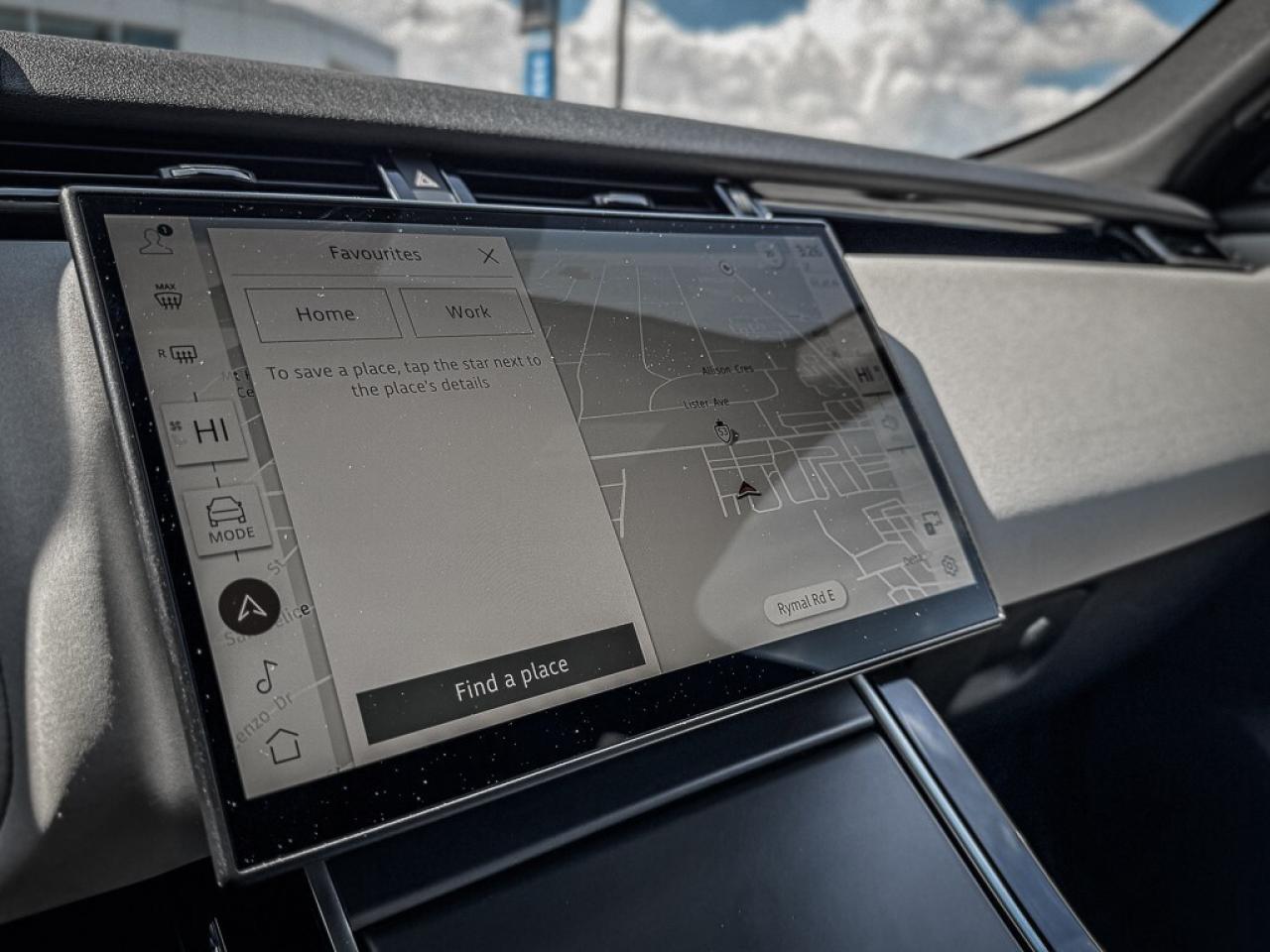 2024 Land Rover Range Rover Velar P250 Dynamic SE   PANO ROOF   HEATED/VENTED LEATHE Photo