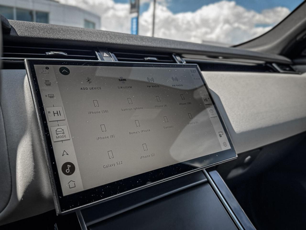 2024 Land Rover Range Rover Velar P250 Dynamic SE   PANO ROOF   HEATED/VENTED LEATHE Photo