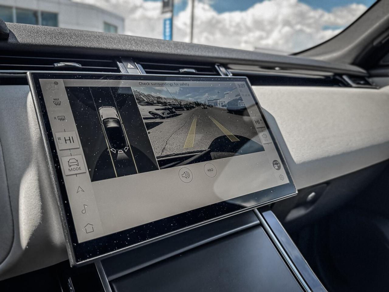 2024 Land Rover Range Rover Velar P250 Dynamic SE   PANO ROOF   HEATED/VENTED LEATHE Photo