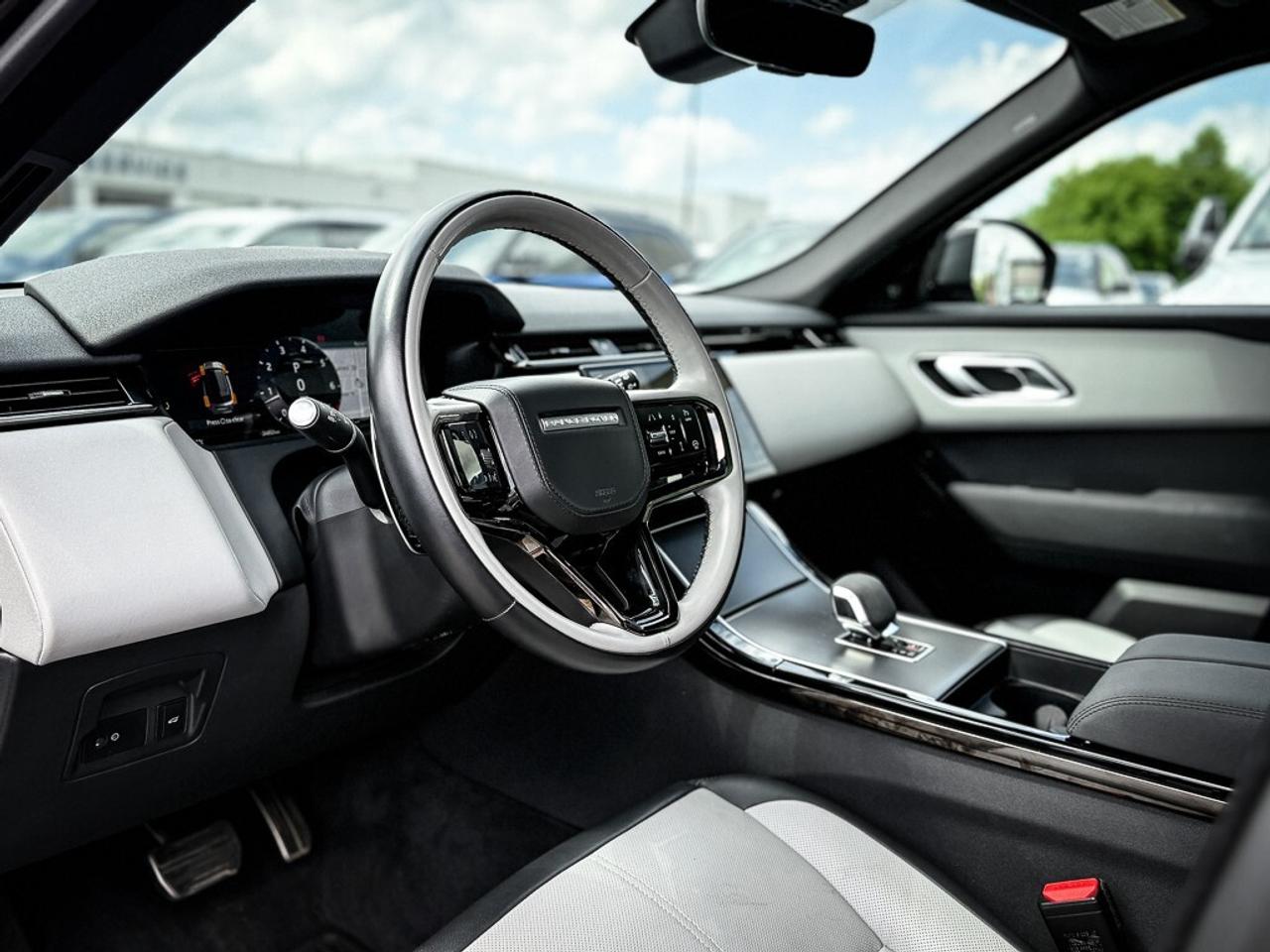 2024 Land Rover Range Rover Velar P250 Dynamic SE   PANO ROOF   HEATED/VENTED LEATHE Photo