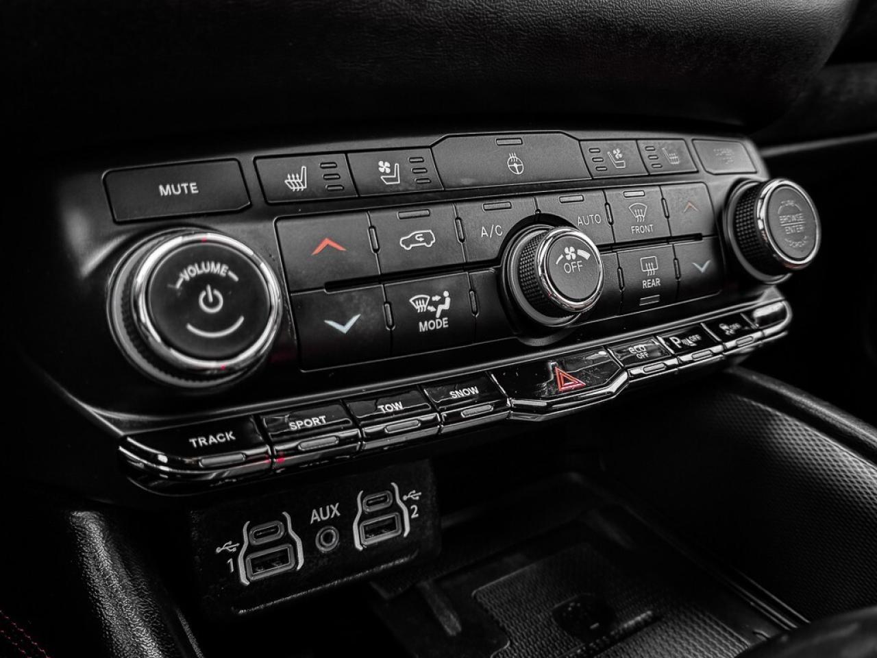 2024 Dodge Durango R/T   TOW N GO   HEATED/VENTED LEATHER   SUNROOF Photo