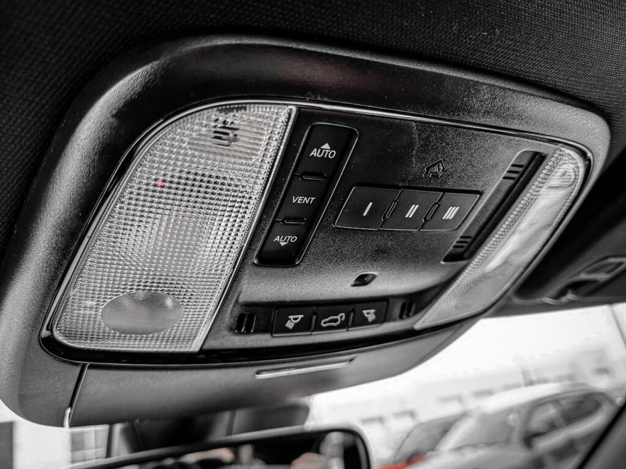 2024 Dodge Durango R/T   TOW N GO   HEATED/VENTED LEATHER   SUNROOF Photo