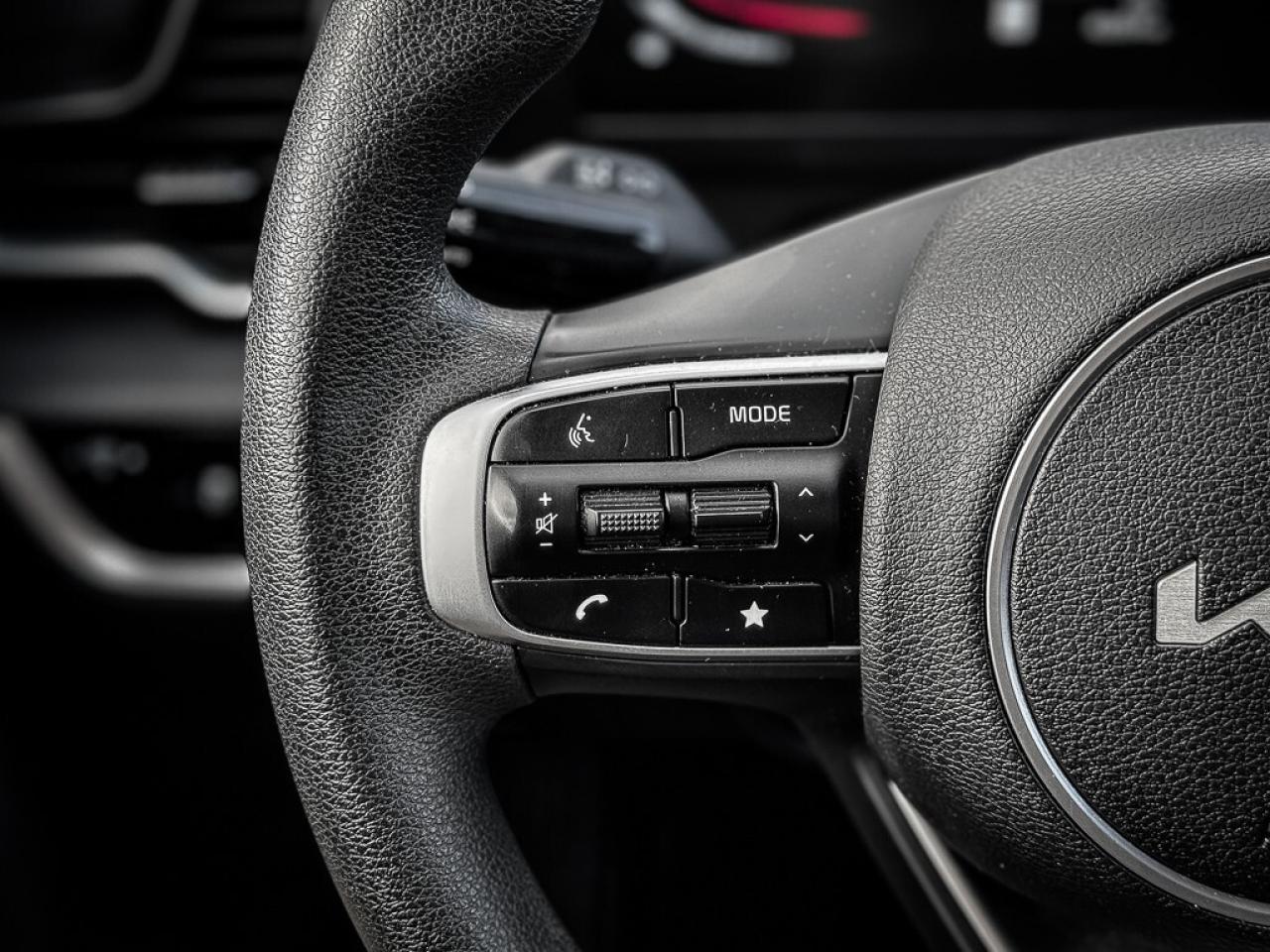 2024 Kia Sportage LX   HEATED SEATS   LANE KEEP   CARPLAY Photo