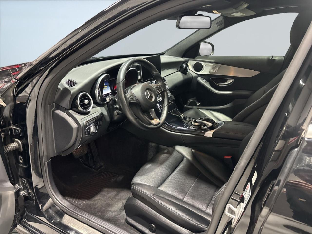 2018 Mercedes-Benz C-Class C 300 4MATIC/ AMG Pkg/Sunroof/NAVI/Leather/Back up Photo